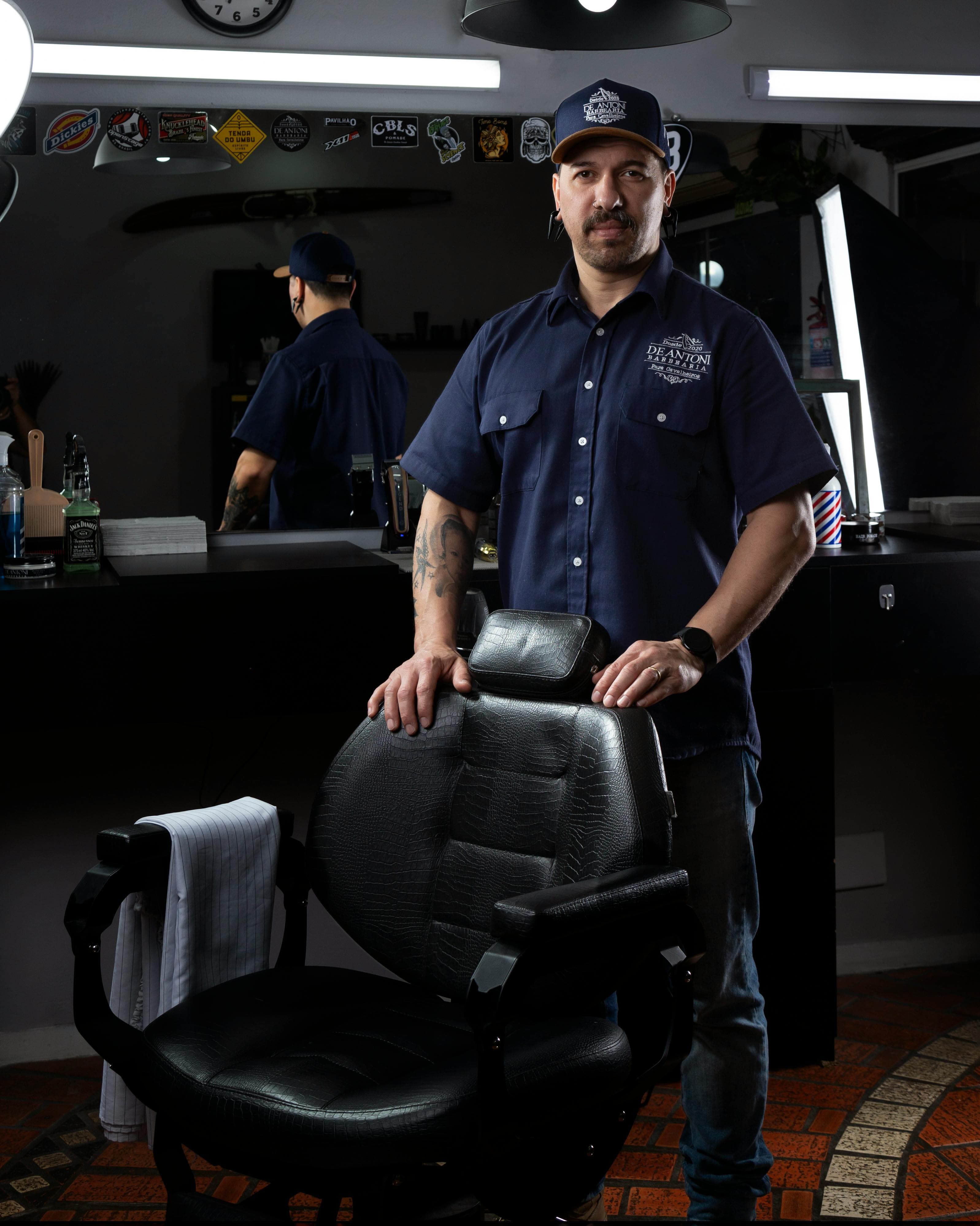 Barber într-un studio premium
