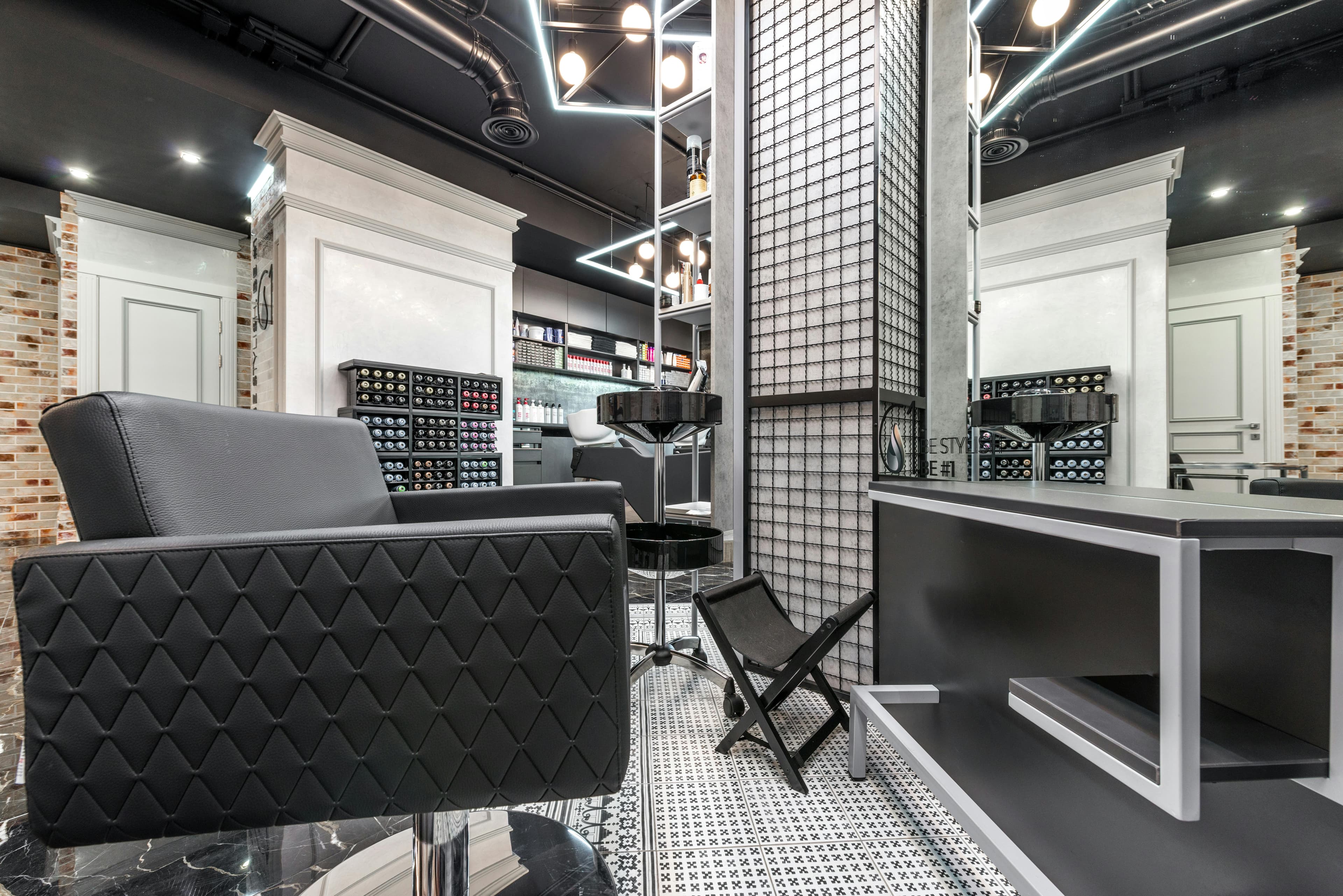 Scaun premium într-un barber shop